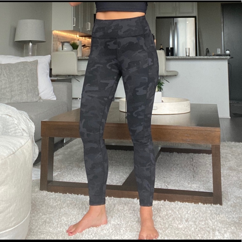 Black and gray camo Lululemon yoga pants